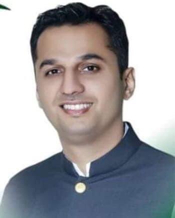 amMuhammadAhmad's tweet photo. @PTIofficial گوجرانوالہ کے صوبائی حلقہ پی پی 61 میں ںبیرسٹر علی اشرف مغل افضل چیمہ، رضوان سیاں ، سرفراز مہر ، باوا کرام مہر جیسے  مضبوط امیدوارں کو چھوڑ کر کامونکی کے رہائشی رانا نزی�� کو۔ٹکٹ ملی ہے 🙄🥺🤔
@ImranKhanPTI خان صاحب آپ سے گزارش ہے اس پر نظر ثانی کی جائے میں اورٹکٹ تبدیل کی جائے https://t.co/FY4c50Q3u3