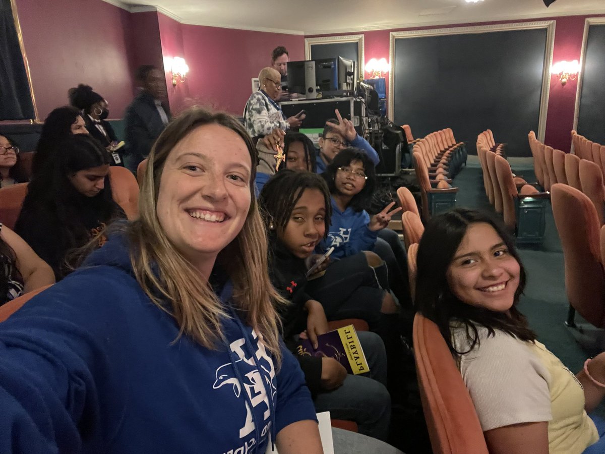 MsBowersMusic's tweet photo. We had the most amazing trip to DC @BroadwayNatDC to see Aladdin on Broadway in advance of our own performance of Aladdin Kids! Thanks to everyone at the National Theater who helped make this possible—this was truly a highlight of the school year! ❤️🎭🎟️🎶 https://t.co/9BGDjPAl5P