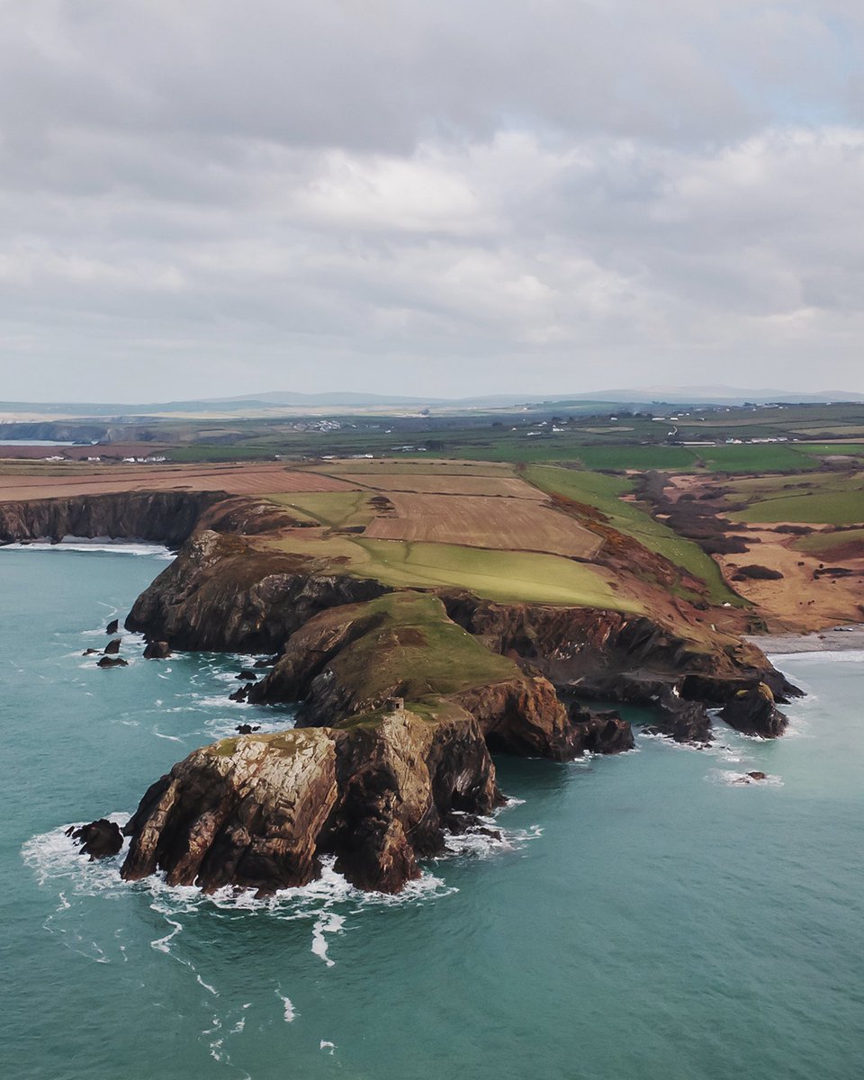 Abereiddi Bay - Blue lagoon 
#Pembrokeshire #wales #pembrokeshirecoast #walesonline #welshlandscapes #photography