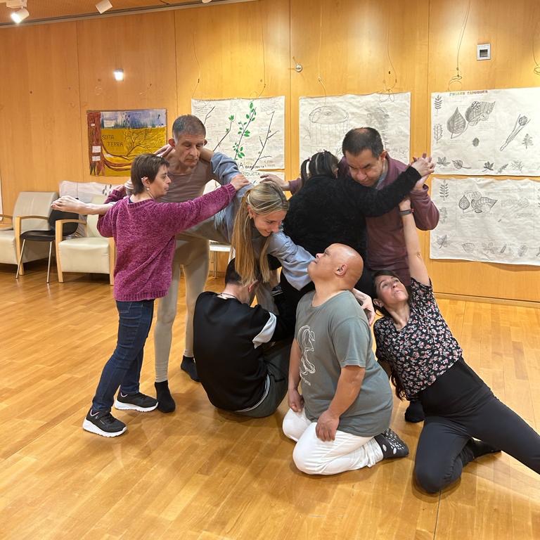 asproseatgrup's tweet photo. Persones del CO 1981 i del CO La Marina d’Asproseat participaran en l’espectacle “Fantasia” que presentarà @ARTransforma el dia 21 de maig al Mercat de les Flors.
👉 Per a més informació ja podeu llegir l’article a la nostra pàgina web!
#Asproseat #AsproseatGrup #ARTransforma https://t.co/R9o8ilQDYH