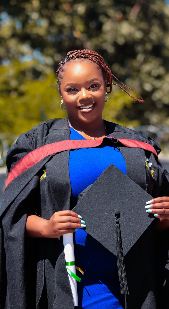 Miss_Matakala's tweet photo. Bachelor’s in Business Administration👩‍🎓💃 https://t.co/gHK3aBgTt5