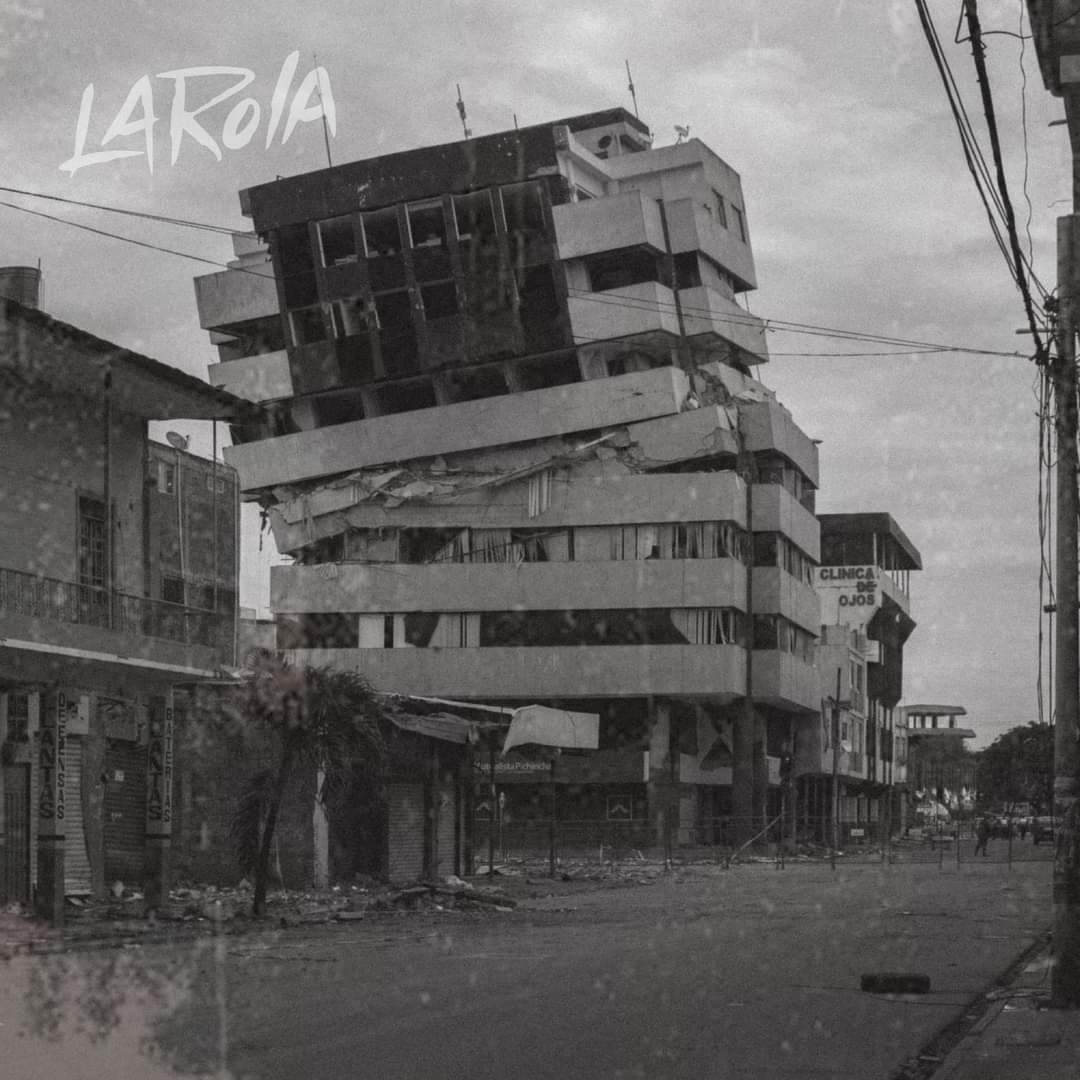 Acá 'Muerte Desnuda' nuevo tema de la banda <a href="/larola_ec/">La Rola</a> #DalePlayDisfrutayDifunde 
Youtube ---> youtu.be/ND3Hr_n88EE
Spotify ---> open.spotify.com/album/5jmHOP02…