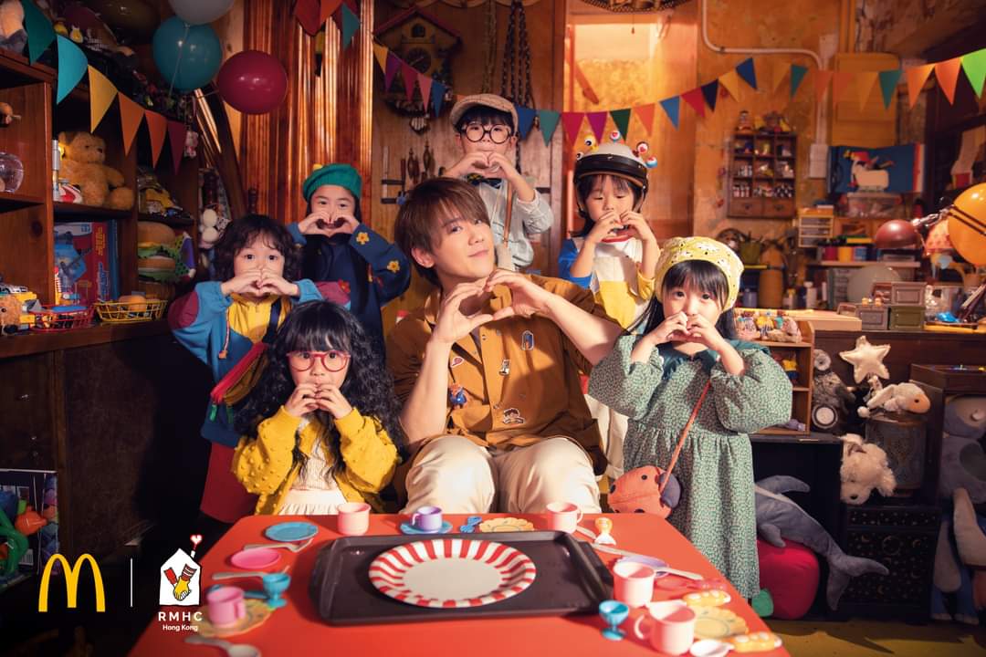 sasa54li's tweet photo. After launching his own brand #KeungTo continues his work as ambassador for McDonald's children's home his first launch t-shirt proceed will go to the charity 
Watch his new song mv for the charity.
#KeungTo is definitely Angel! 
#McDonaldshk
https://t.co/0BA3VMrpEf https://t.co/0zt3BMHYcr