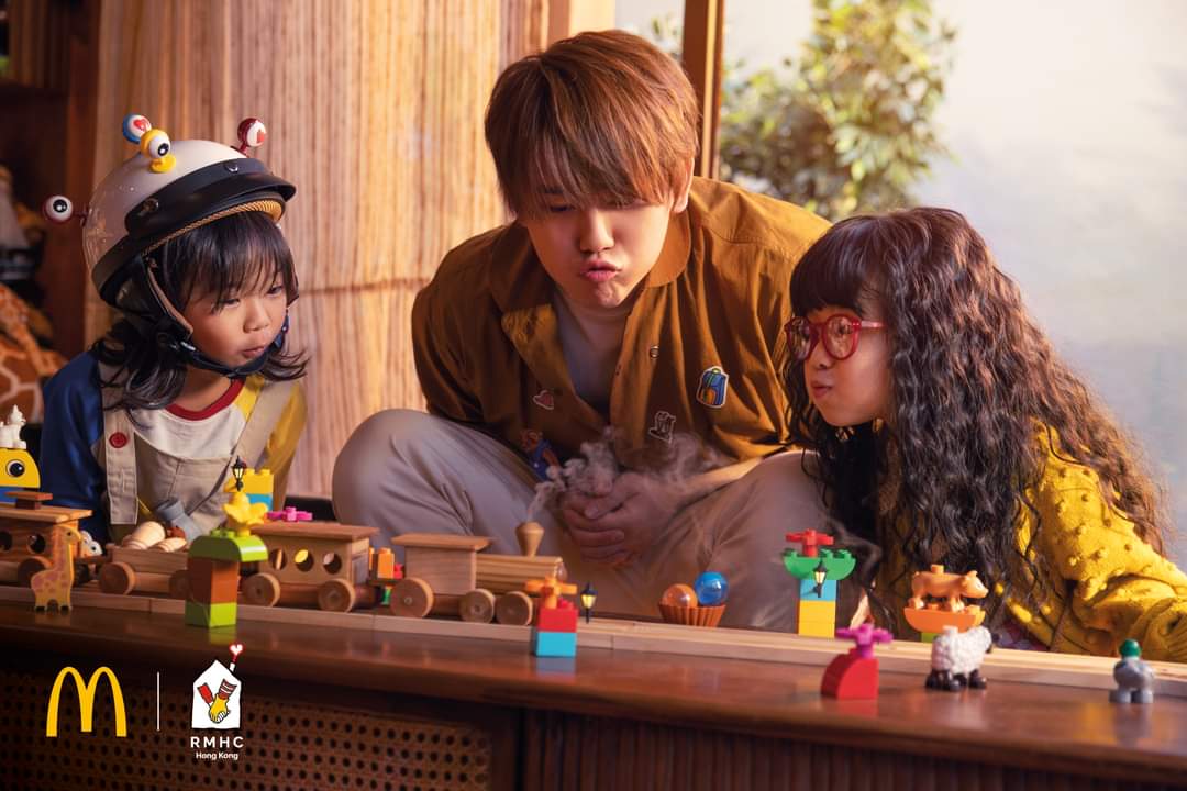 sasa54li's tweet photo. After launching his own brand #KeungTo continues his work as ambassador for McDonald's children's home his first launch t-shirt proceed will go to the charity 
Watch his new song mv for the charity.
#KeungTo is definitely Angel! 
#McDonaldshk
https://t.co/0BA3VMrpEf https://t.co/0zt3BMHYcr