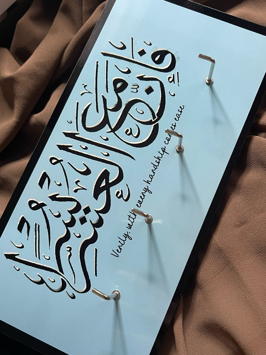 mahisbrush's tweet photo. ✨High quality MDF wood 15.8cm x 27cm.
✨Customise with any background colour of your choice.
✨Includes 4 Key hooks
✨Gift wrapping available with an additional fee. https://t.co/jFFlkDfLTz