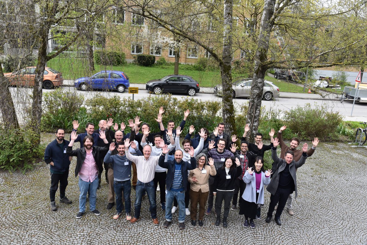 So many happy faces (despite the weather), and so many world-leading experts from the intersection of quantum information sciences (QIS) and high-energy physcis (HEP), all coming together in #Munich.