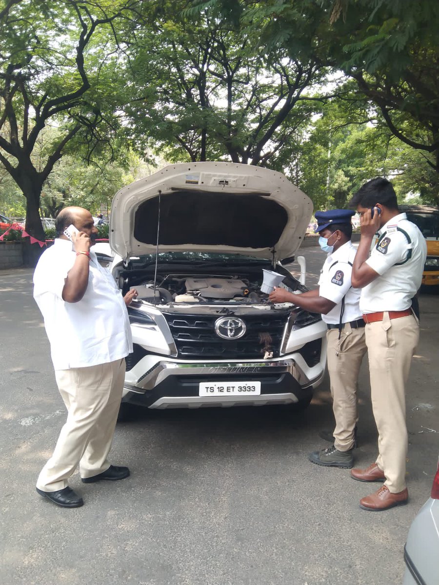 insptr_bhills's tweet photo. @HYDTP conducted a special drive against the vehicles using siren illegally and booked cases against the violators. https://t.co/Rd6MlGWr3g