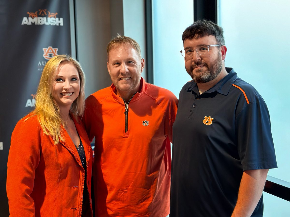dee_rock80's tweet photo. We had an AUsome time last night hearing from and meeting our coaches and AD!! And of course, Aubie….the best mascot in the world! War Eagle! 🦅 @AuburnMBB @AuburnU @AuburnTigers @JohnCohenAD @coachbrucepearl @CoachHughFreeze and also Women’s basketball coach Johnnie Harris https://t.co/R9cs6rDQqq