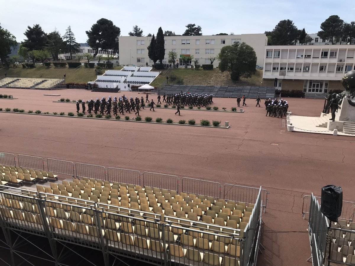 CDC_1RE's tweet image. Encore et toujours répéter pour atteindre la perfection! #1Re #Camerone