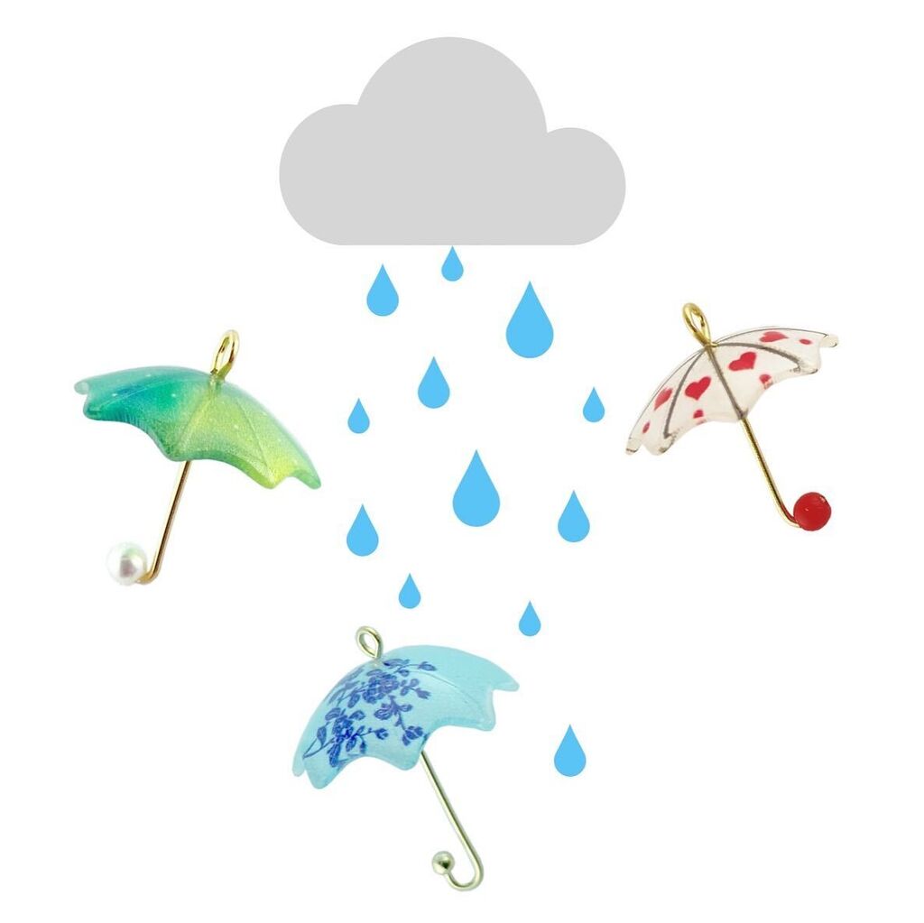 🌧️ ☂️ New Charms ☂️🌧️

How cute are these? Our new little umbrella charms have been going down a storm 😜 So much so that when we first mentioned them in our newsletter they sold out in a day 🙀 We’ve now restocked them 😅

They create lovely quick spri… instagr.am/p/CrlERjVN4gf/