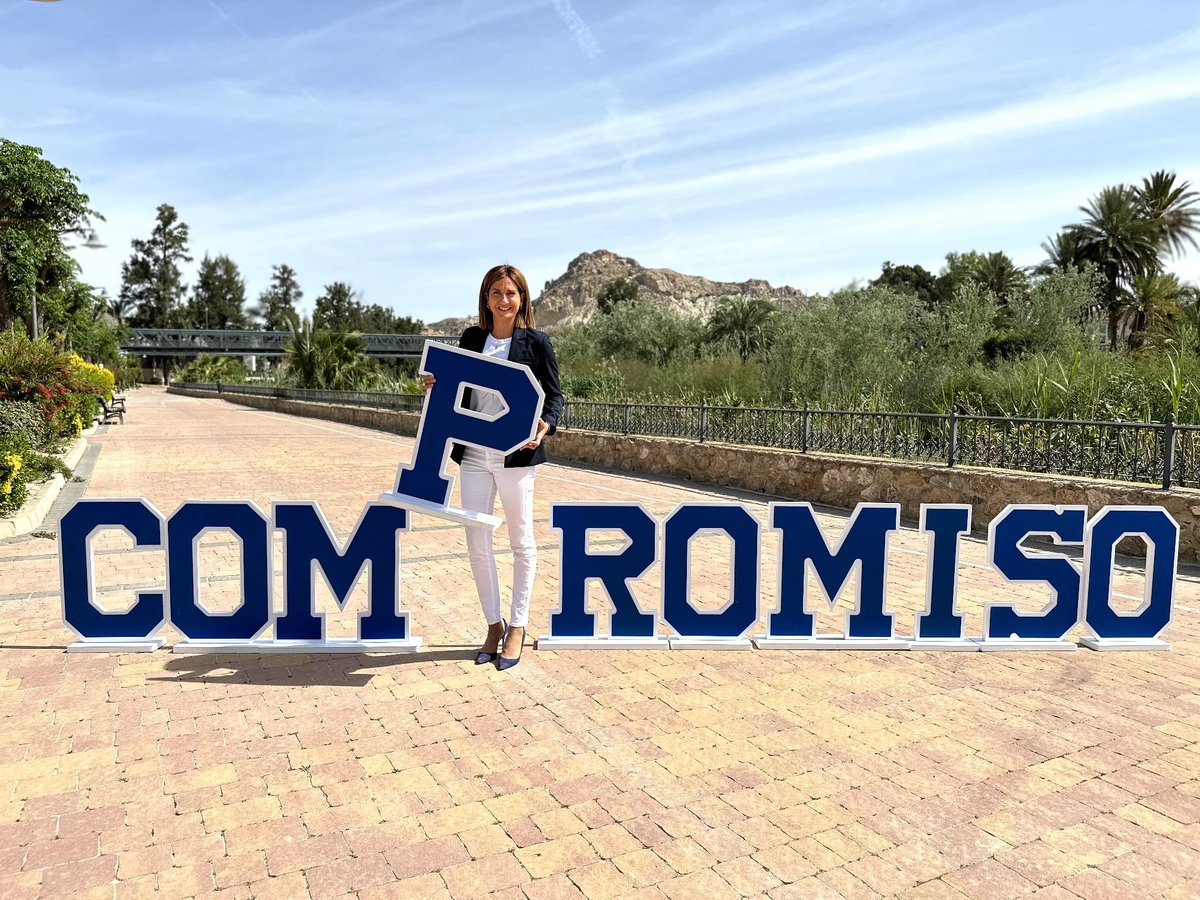 Patriciaflopez's tweet photo. 🔵📃🔵 Os presento el 𝗽𝗿𝗼𝗴𝗿𝗮𝗺𝗮 𝗲𝗹𝗲𝗰𝘁𝗼𝗿𝗮𝗹 𝟮𝟬𝟮𝟯/𝟮𝟳 del @PPArchena. 
4️⃣0️⃣0️⃣ propuestas que reflejan mi 🄲🄾🄼🄿🅁🄾🄼🄸🅂🄾 de seguir avanzando hacia la #Archena del 𝗳𝘂𝘁𝘂𝗿𝗼.

🔗👉 https://t.co/hauNU1dcgJ

#PatriciaPorArchena
🗳️ #EleccionesMunicipales2023 https://t.co/jswElPNuNx