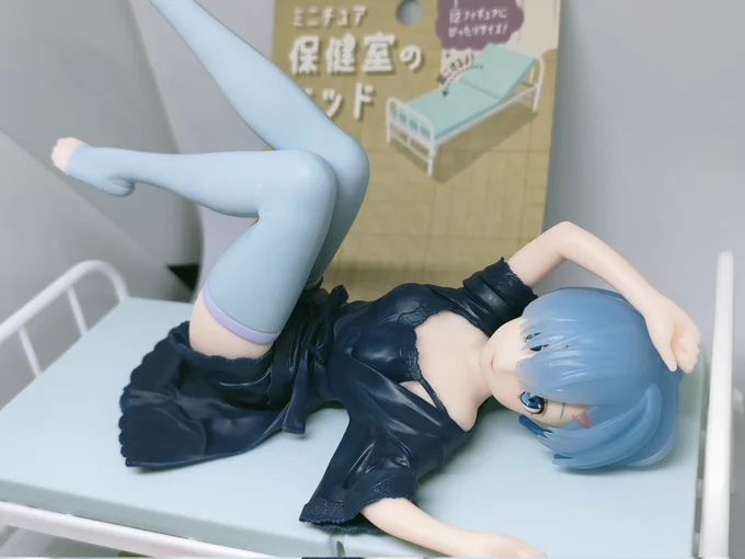 プライズフィギュアでも保健室のベッドがあるだけで色んな意味でヤバすぎたwww。