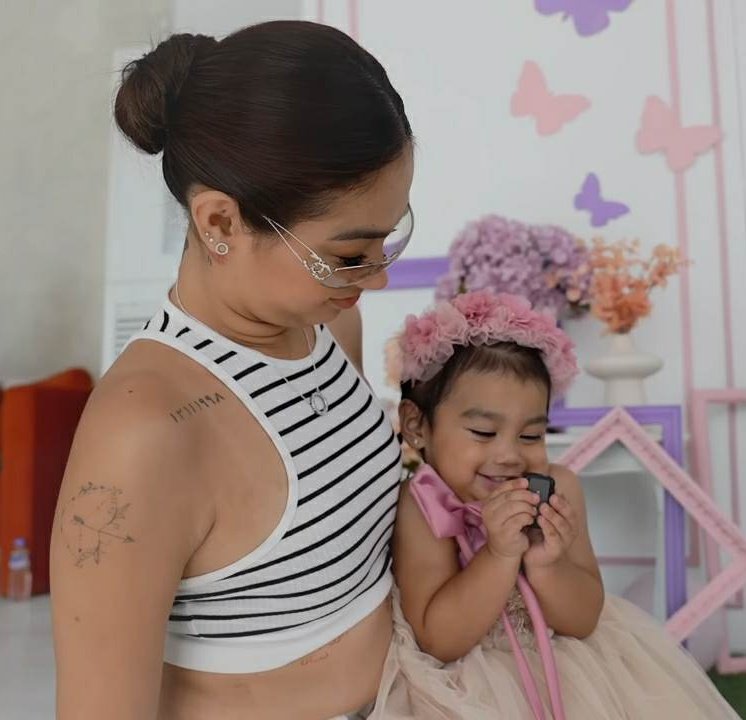 SNhadine1's tweet image. A Mother's Love
@ZeinabHarake11

new vlog
youtu.be/_Iu_APETEaU


Zebbiana turns 2

#BiaDay