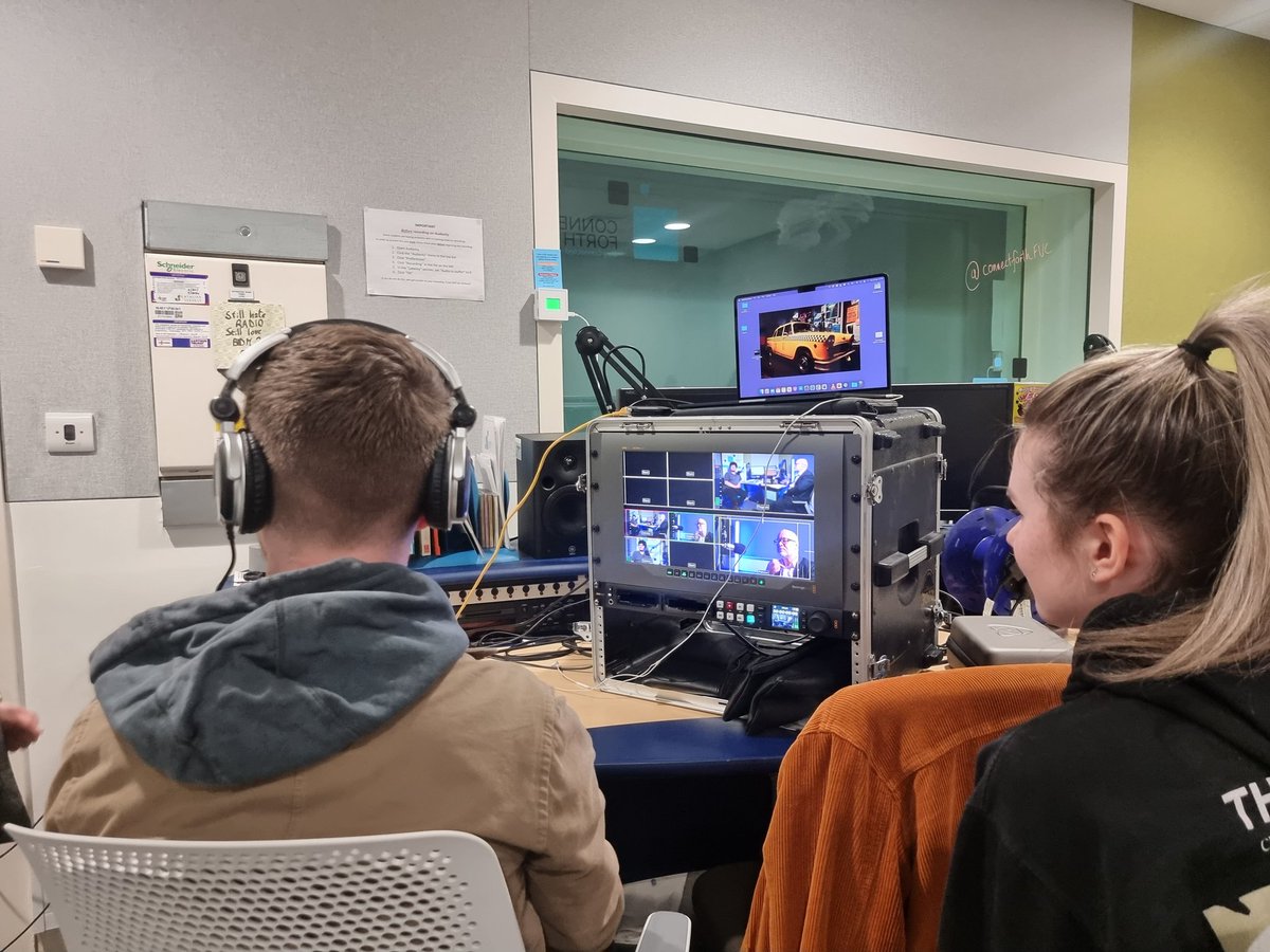 We were delighted to host @principal_fvc yesterday, for his final interview for #connectforth before his retirement. Well done Ken! 👏👏👏👨‍🏫
3 interviews🎤3 hosts👦3 desert Island discs💿!  
@FVCollege
@fvsa #interview #mediastudents #choosecollege