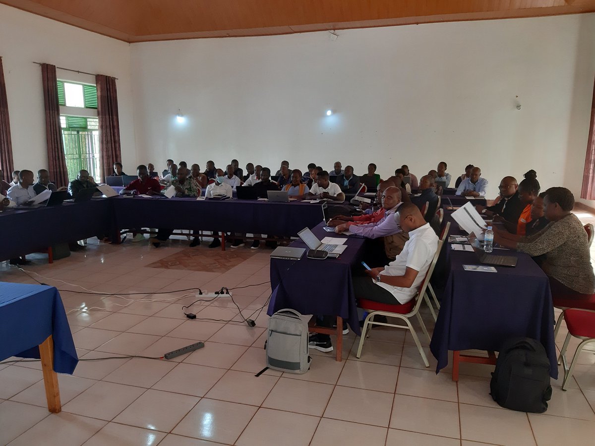 giz_rwanda's tweet photo. Our project #DGG has reached the final step of Phase 1 in @GatsiboDistrict where it is conducting a workshop with District officials and JADF members to finalize the mapping of services for citizens in 10 districts. Next step: Meeting the citizens! #localservicedelivery https://t.co/JANTzdHtgc