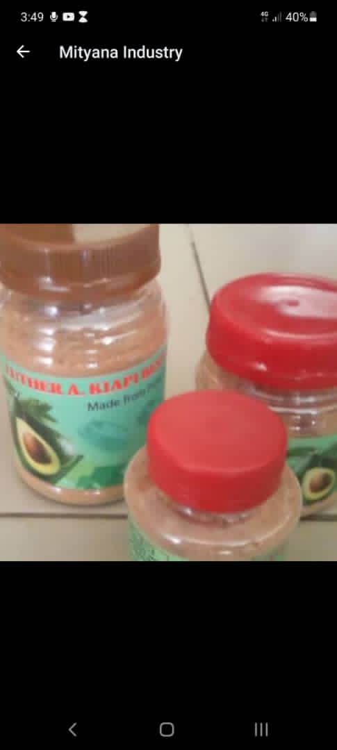 UGCommonwealth's tweet image. Support our hustle the #Kiapi family under this brand #MAARK Cross bags of  Germany made at UGX25k. Plus delivery, Shea butter UGX20k, avocado tea powder UGX8k for 250g and 500g at UGX14k Mbale city at NISSI cafe along Republic Street, opp.  Absa bank.  0752693834