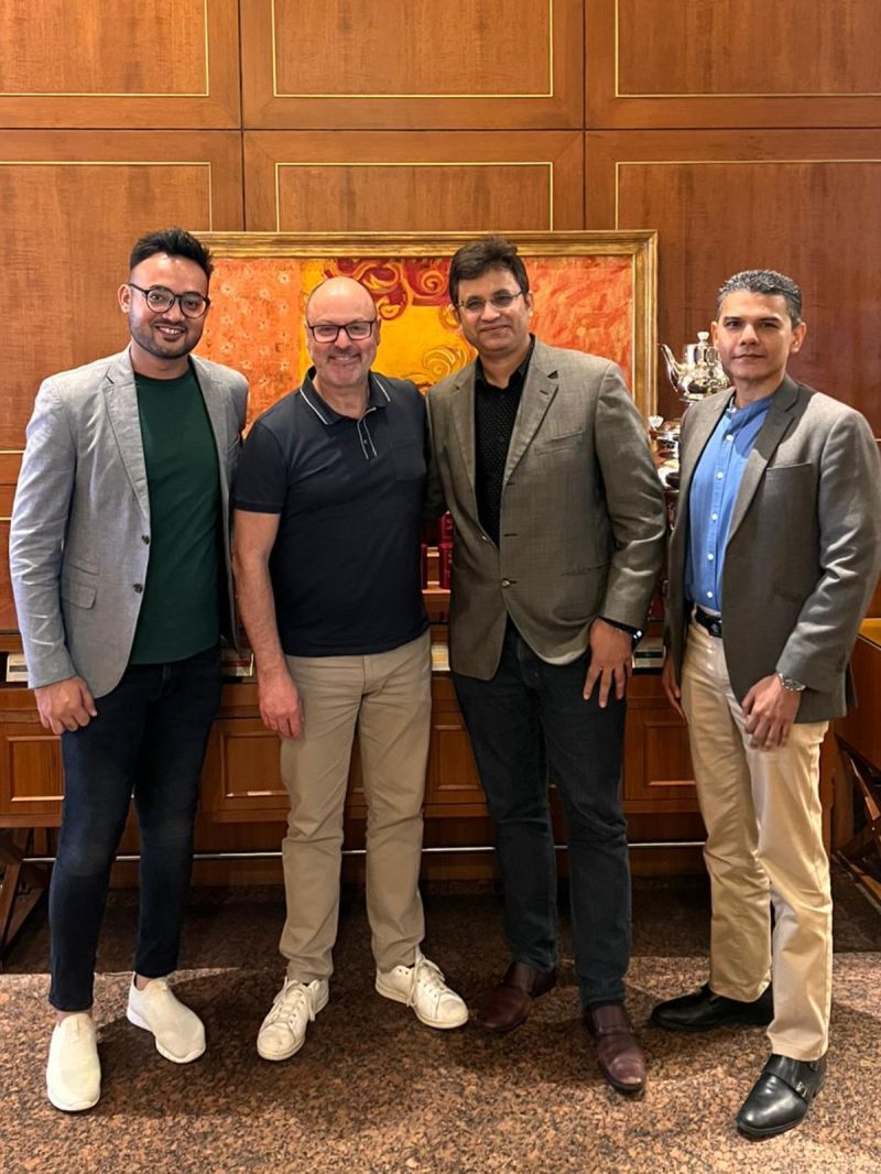 ranosys's tweet image. #Ranosys CEO, @rameshwarvyas &amp;amp; AVP-Enterprise Sales, Bharat Mungarh recently met @OutSystems  Co-Founder, Rui Pereira &amp;amp; Regional VP, S Saravanan Subramaniam, discussed the launch of the innovative #OutSystemsDeveloperCloud, &amp;amp; our #strategicpartnership goals for 2023.