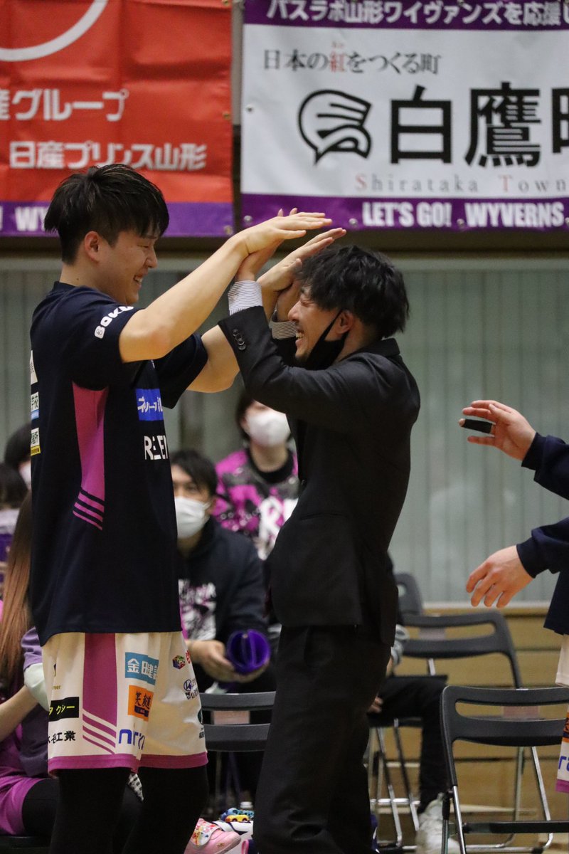 ishkawanene's tweet photo. #福島ファイヤーボンズ
 #firebonds
 #私のボンズベストショット
 #山内翼

このハイタッチ可愛い🥺💜 https://t.co/CRKkOjz6tr