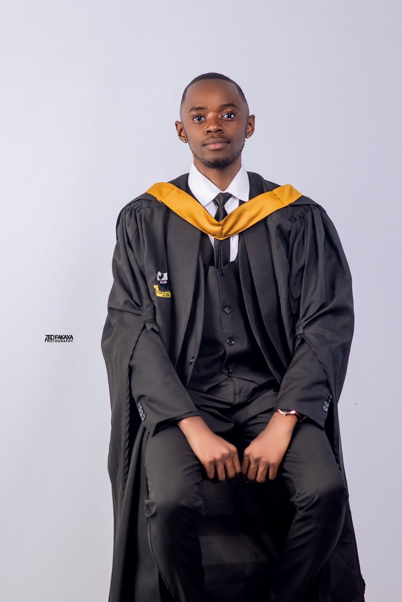 ousmanerabson's tweet photo. #Graduated yesterday 🎓🔥 
Bsc Real Estate Management https://t.co/tXniEZwG1A