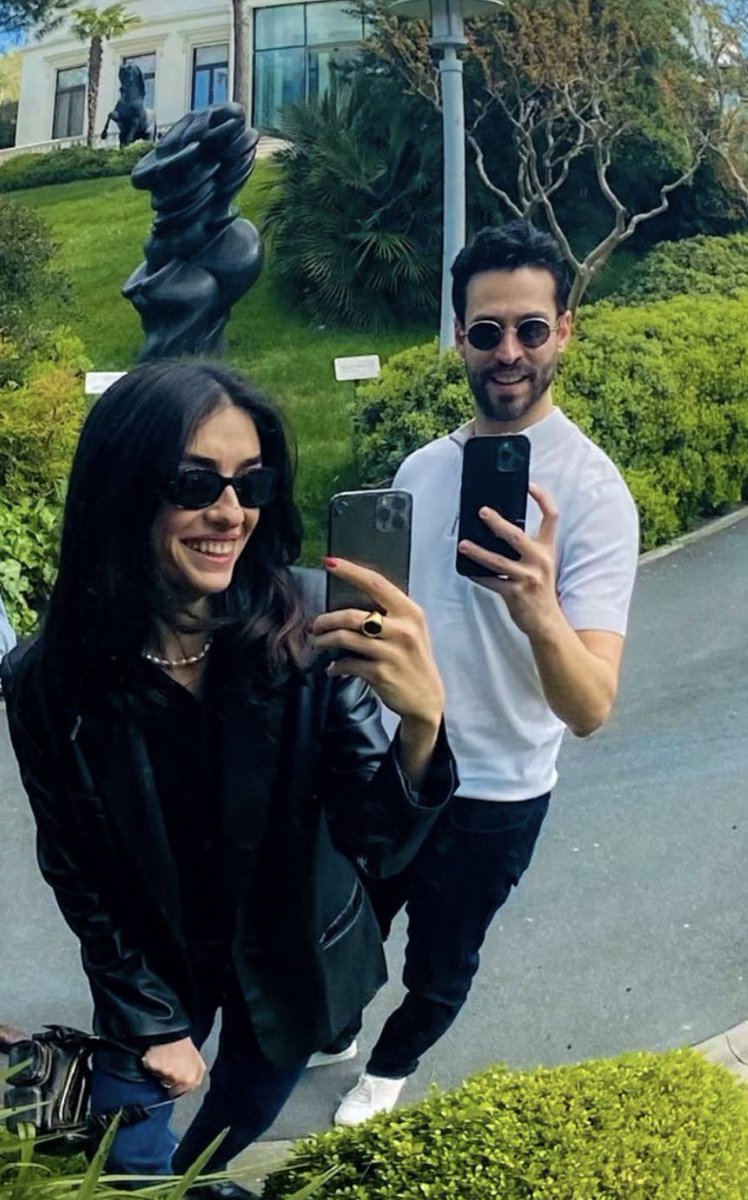 Userrandomm1763's tweet photo. love this friendship 🤌🏻🤌🏻 https://t.co/bMFFiNwjDc