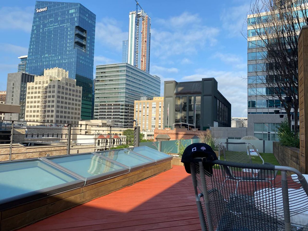 Celo's tweet photo. Day 2 at the Celo #ReFiHouse at Consensus in lovely Austin!
Here are some photo recaps + what's on the agenda today 📆
🧵 ↓ https://t.co/DBfEcQletd
