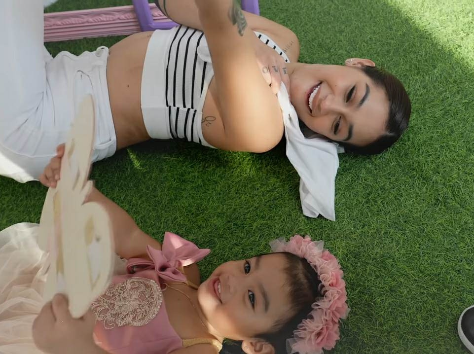 SNhadine1's tweet image. Ang cute niyo naman mag mommy ilyboth

new vlog
youtu.be/_Iu_APETEaU

@ZeinabHarake11 

Zebbiana turns 2

#BiaDay