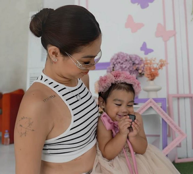 SNhadine1's tweet image. Ang cute niyo naman mag mommy ilyboth

new vlog
youtu.be/_Iu_APETEaU

@ZeinabHarake11 

Zebbiana turns 2

#BiaDay