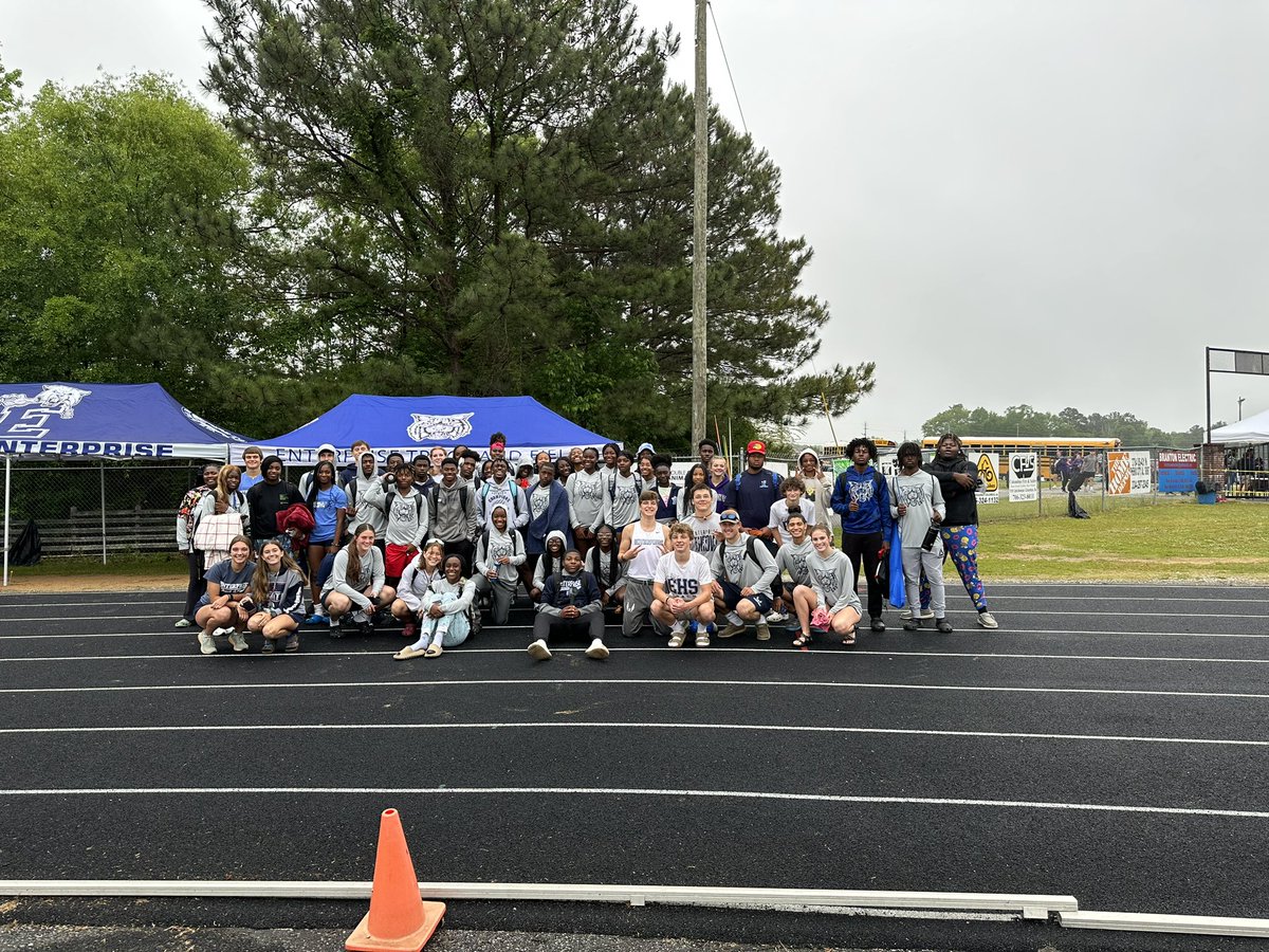 Sectional Crew milesplit.live/meets/538154/e…
@EnterpriseTf <a href="/CoachFortney/">Brad Fortney</a> <a href="/CoachKracht/">Coach Kracht</a>