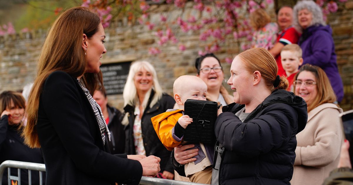 Kate's £675 designer handbag is snatched by baby - as mortified mum looks on mirror.co.uk/news/royals/ka…