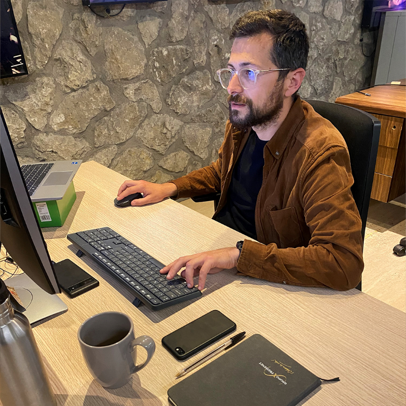 FreixenetIberia's tweet photo. #GrupoFreixenetPeople | Os presentamos a Daniel Verge, E-Commerce B2C Manager. Su misión es impulsar el crecimiento del canal #ecommerce. ¡Le gusta celebrar los pequeños momentos con #SeguraViudas Gran Reserva Heredad!🥂  #GrupoFreixenet #CelebraLaVida