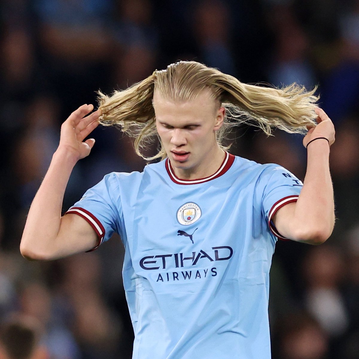 SiaranBolaLive's tweet photo. Striker Gondrong
Erling Haaland

Siapa lagi? https://t.co/iHzRapus80
