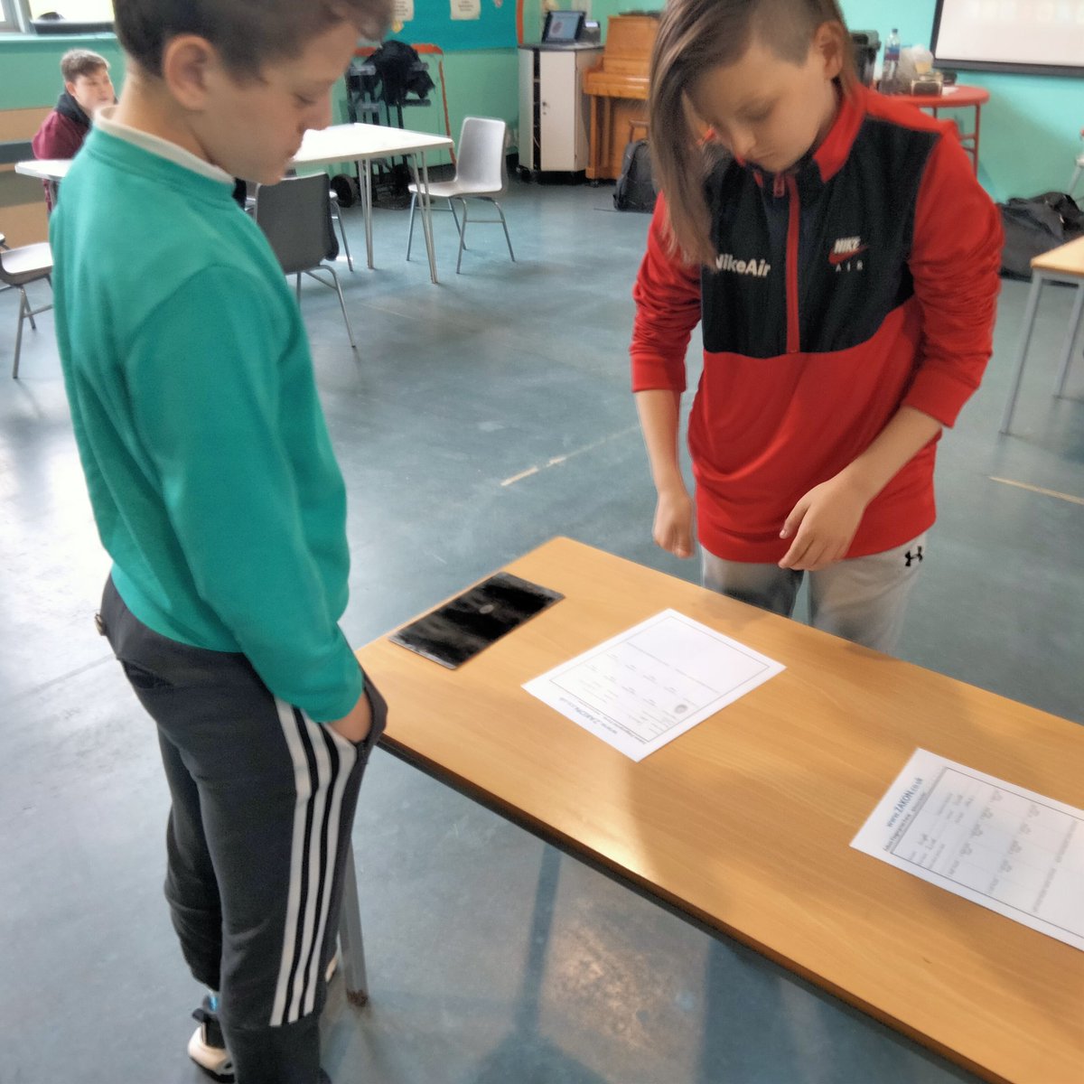 ovpsdosbarth14's tweet photo. Today we have had great fun in the crime workshop today. Learning how crime scenes are investigated, DNA and finger prints are taken #UNCRC #Article37 https://t.co/8lwHAEmO35