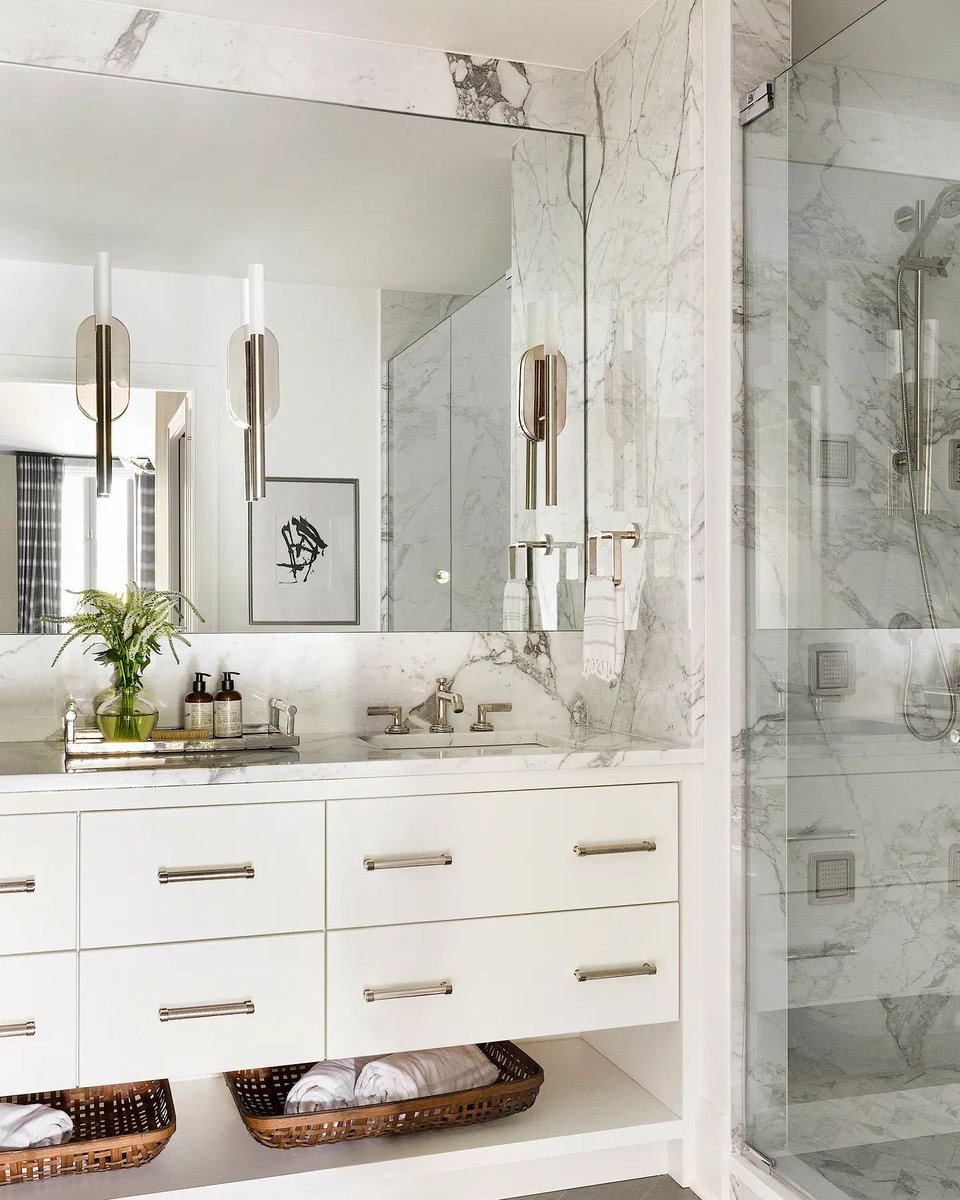 Bring a one-of-a-kind look to your bathroom with the Pinna Paletta deck-mount bath faucet by #Kallista.

#beautifulbathroom #homephotography #interiordesign #njhomes #bathroomfaucet #bathroomdecor #njdesign #whitebathroom