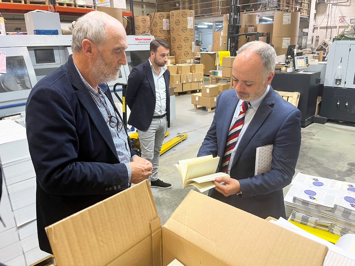 Estamos encantados de compartir imágenes de la visita que David Regades, Delegado de la <a href="/zonafrancavigo/">Zona Franca Vigo</a> , nos hizo la semana pasada. Le agradecemos su apoyo y apuesta por seguir impulsando el crecimiento de Tórculo. ¡Seguiremos trabajando duro! 
#comunicacionsinlimites #mercado