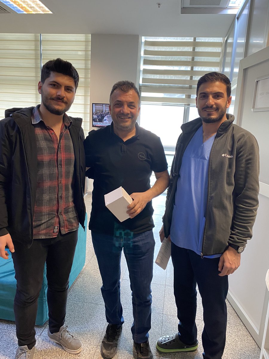 Sağlık-sen gençlik kolları ve sağlık-sen teşkilatımız ile beraber laborant arkadaşlarımızı ziyaret edip,laborantlar günlerini kutladık 

#DünyaLaborantlarGünü
#ssgenclik04
#ssgenclik