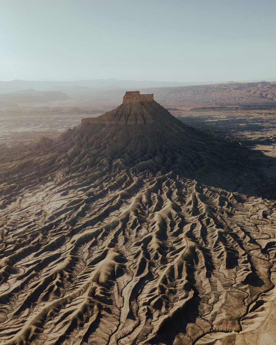 thejosephchoi's tweet photo. Chasing desert sunsets. #overlanding #utah https://t.co/hMluMSFD2i