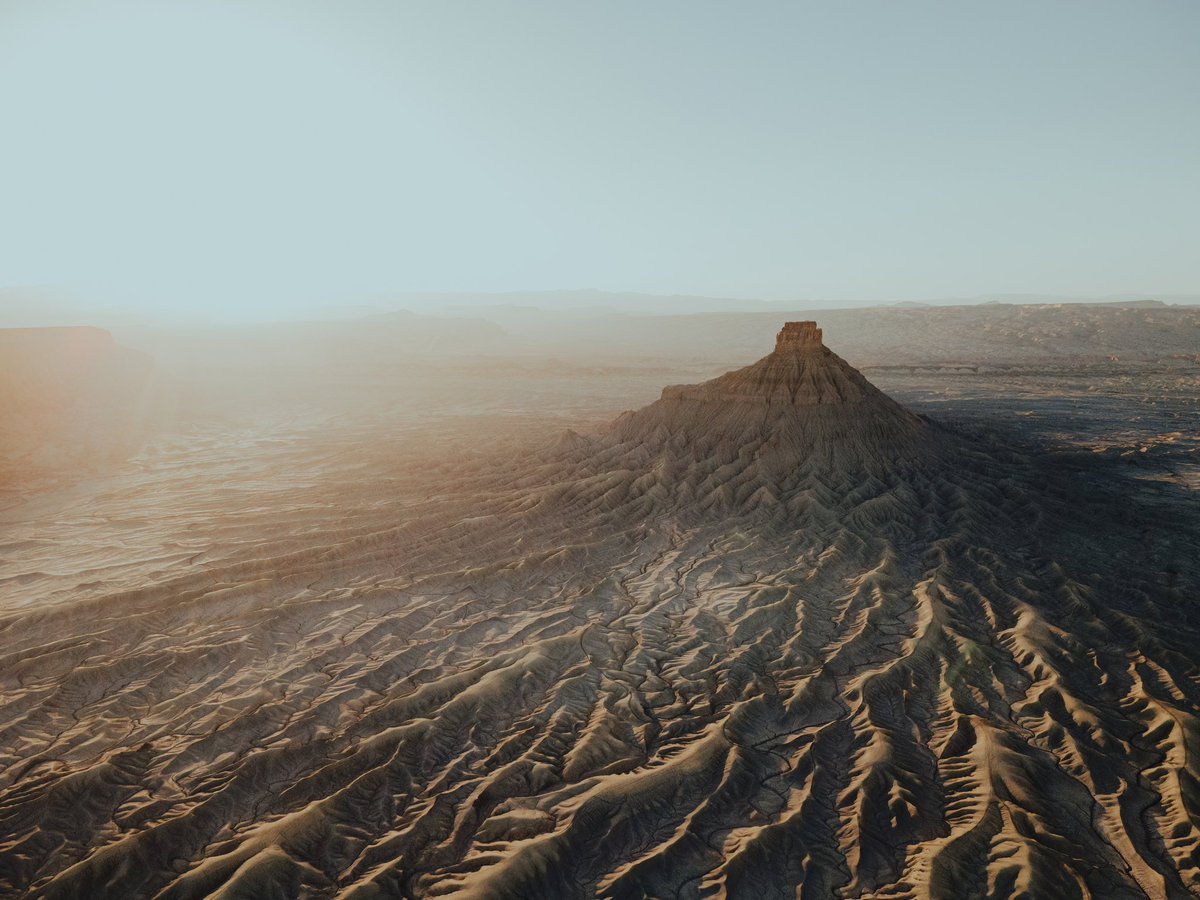 thejosephchoi's tweet photo. Chasing desert sunsets. #overlanding #utah https://t.co/hMluMSFD2i