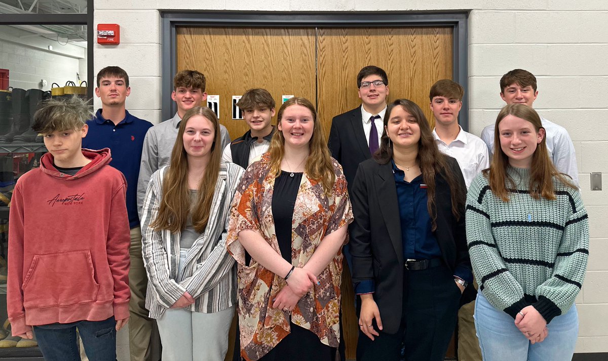 westcentralcte's tweet photo. EMT students finished their Resume Workshop and Mock Interviews this morning. One student was even offered a job during their interview! 📷 Thank you to our industry partners for donating their time this year to help prep our students for their future careers. #cte #emt https://t.co/GVIsKKJ1SP