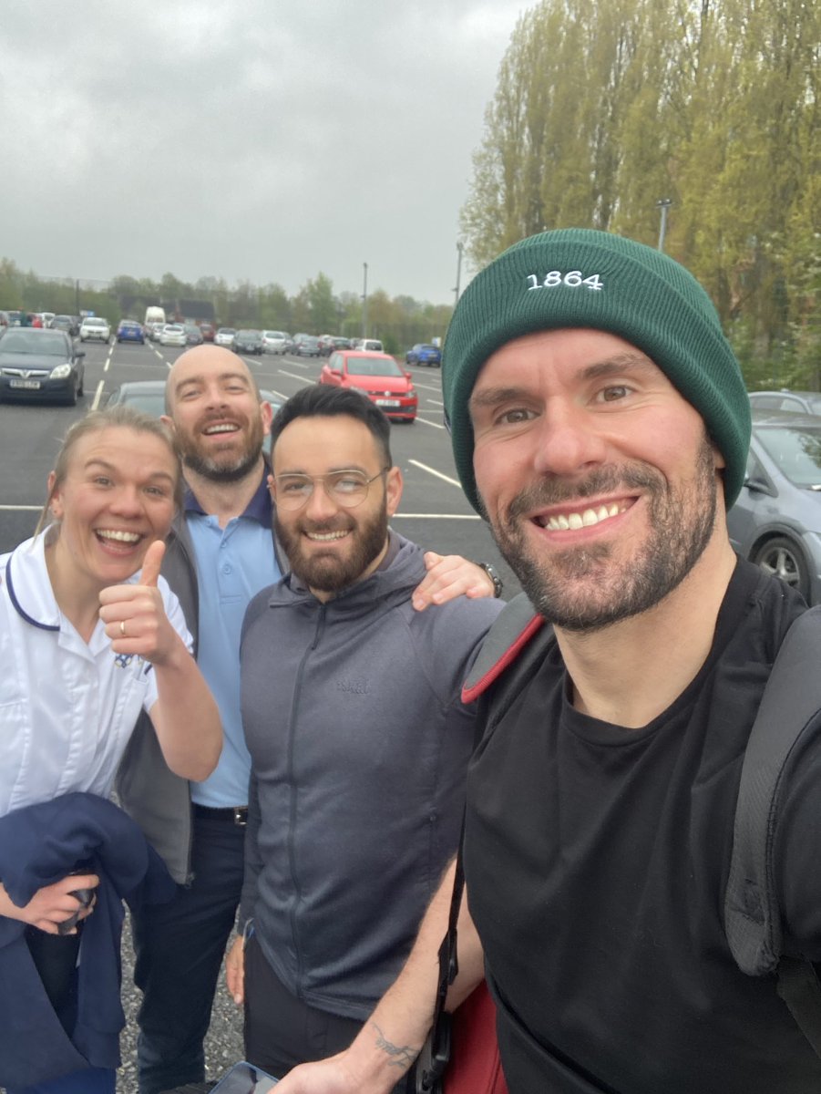 sdphys's tweet image. The Wrexham prehab team suss that @BenFoster’s long arms are not only great for saving crucial penalties, but also for taking selfies!! @Wrexham_AFC @VancityReynolds