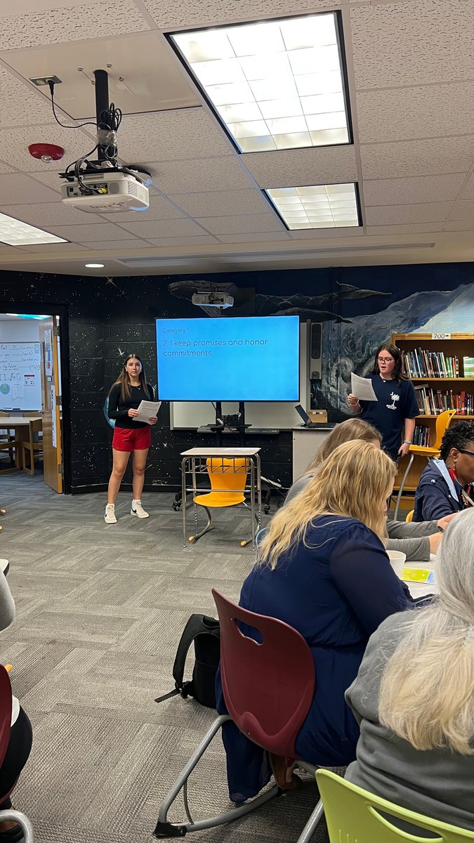 ParkwoodMSNC's tweet photo. As always, we are blown away by our students and their abilities. Our visitors got to hear about our clubs, ask questions, take a 7 habits assessment and learn from our students, watch lessons, all the things and our students lead it all! Thankyou! @AGHoulihan @UCPSNC @jpdelucia https://t.co/HnwoPBTGkp