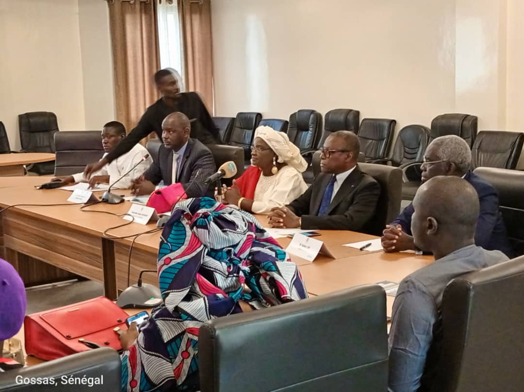 osideasn's tweet photo. Dans la matinée du mercredi 26 avril 2023, s'est tenu le lancement du Réseau Parlementaire pour la Promotion du Secteur Privé National #REPASEN avec l'appui de l' @osideasn. 1/5
...
#kebetu
#Senegal #SecteurPriveNational
#AssembleeNationale #Lois #Deputes https://t.co/7Wbf2P5CmC