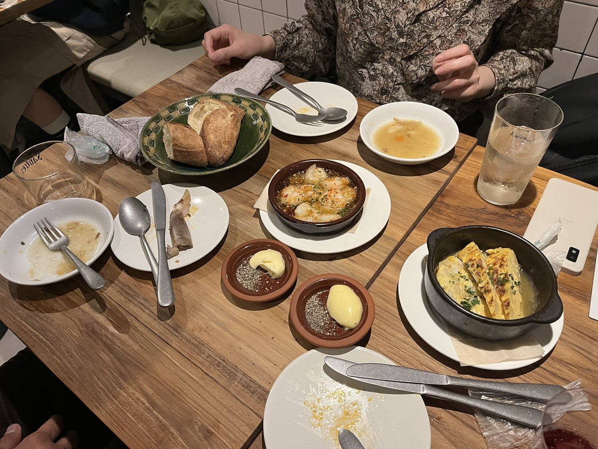 daichanpeppe's tweet photo. 色んな人といろんなご���を食べたいね〜
今日はスペイン料理🇪🇸🥘

#今日のハイライト
#憤りはみんなある https://t.co/qy1Y4ib4xK