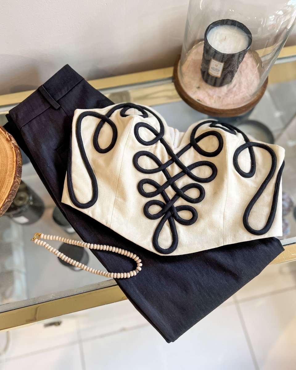 BRB lusting over these <a href="/marahoffman/">marahoffman</a> details all day 😍🖤

#shopzoe #shopsmall #marahoffman #princeton #shoplocal #femaleowned