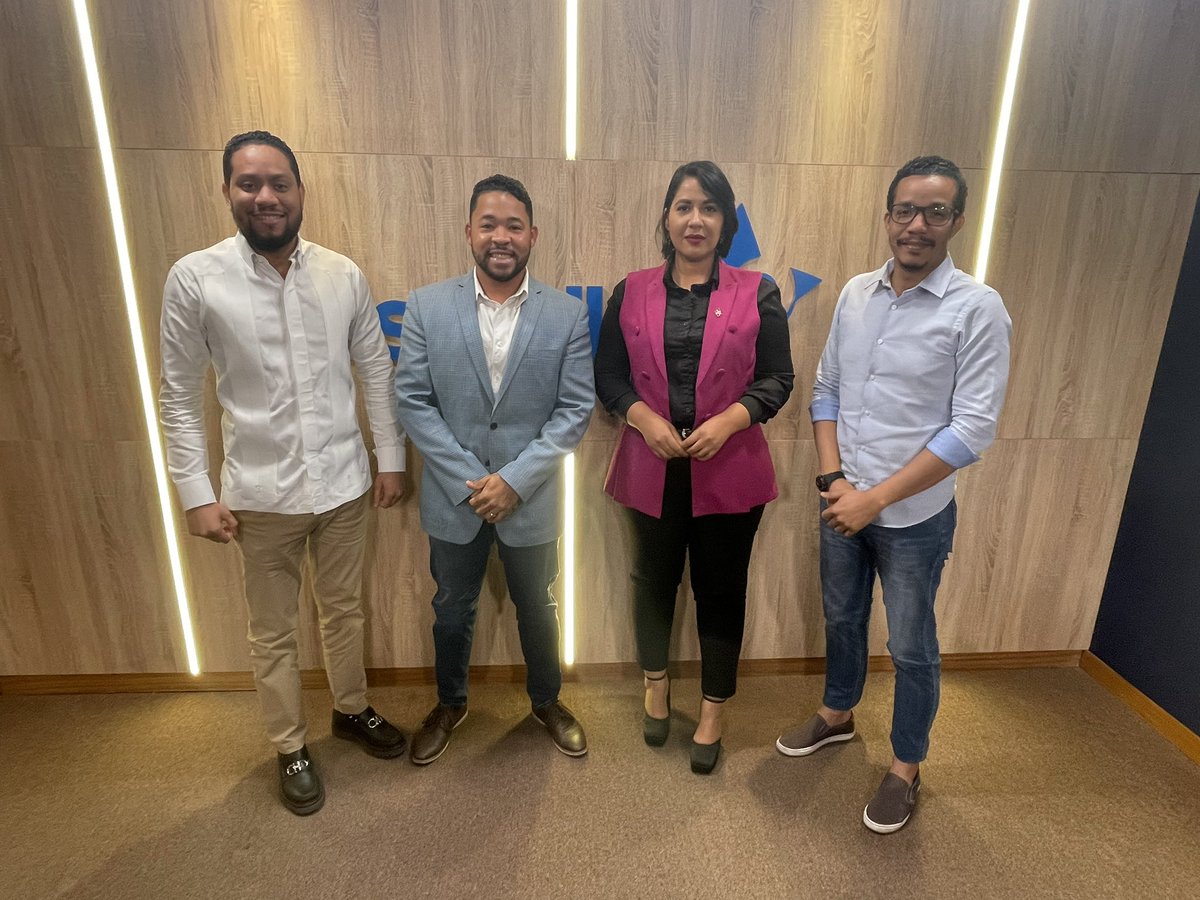 Gracias a <a href="/juliogcuellord/">Julio Cuello</a> por acompañarnos y presentarnos su propuesta a diputado por la circunscripción uno de Santo Domingo Este.

#EstrellasDeLaOpinión