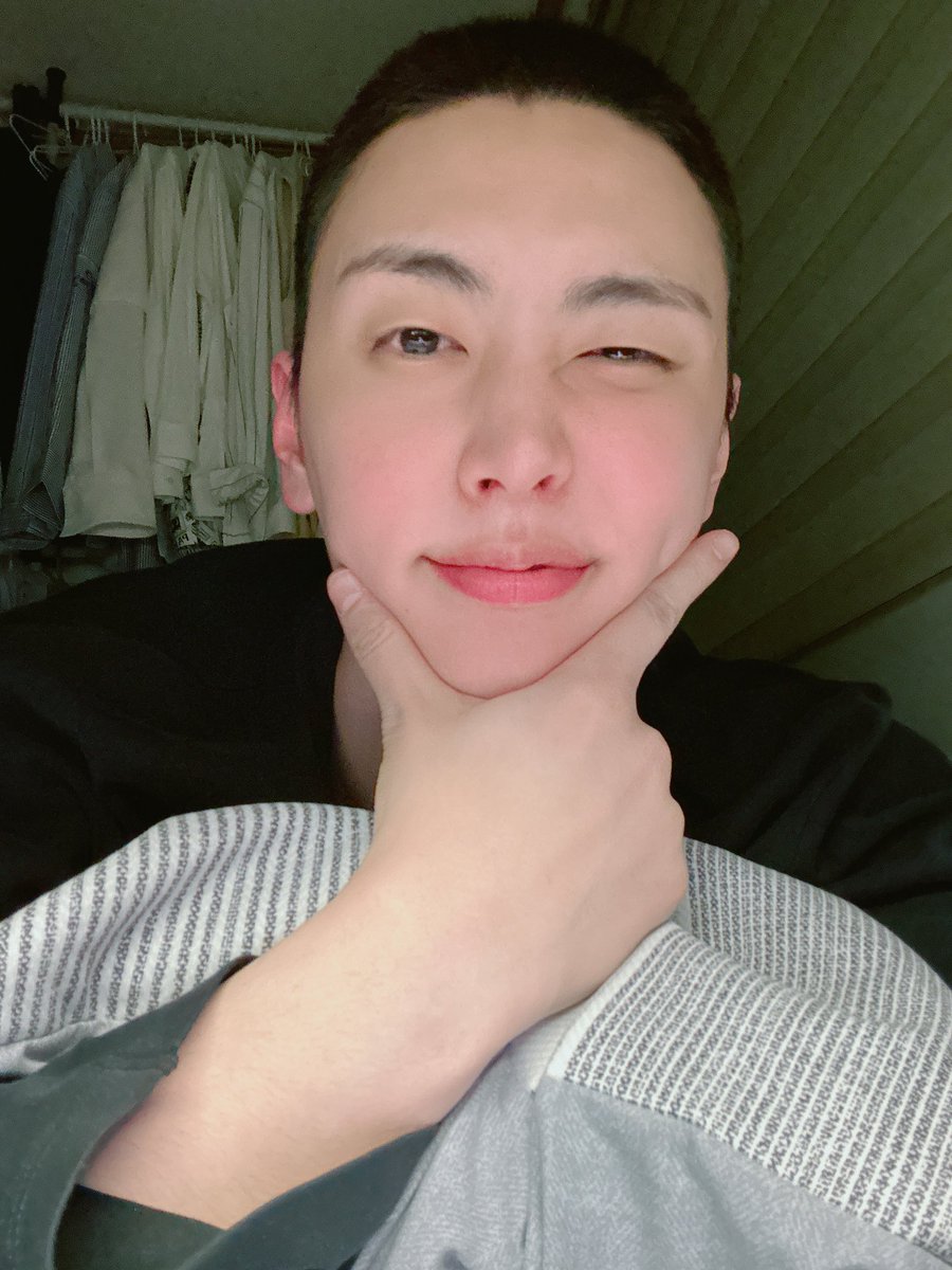 S2_SF9_S2's tweet photo. 동그리 잘자 https://t.co/vORx2ffHiJ