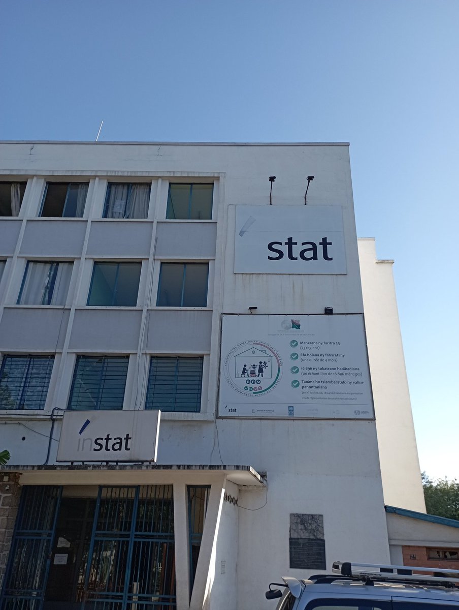 Merci a Arsène Ravelo pour son accueil a l'Instat-Madagascar ! Beaucoup de beaux projets d'analyse de données et de partage de compétences en perspective! <a href="/InedFr/">Ined</a> <a href="/LPED151/">LPED</a>