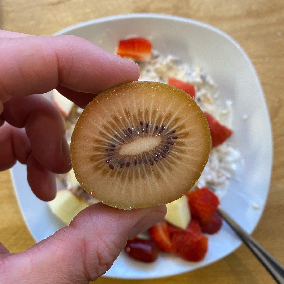 Have you ever tried a golden kiwi?🥝