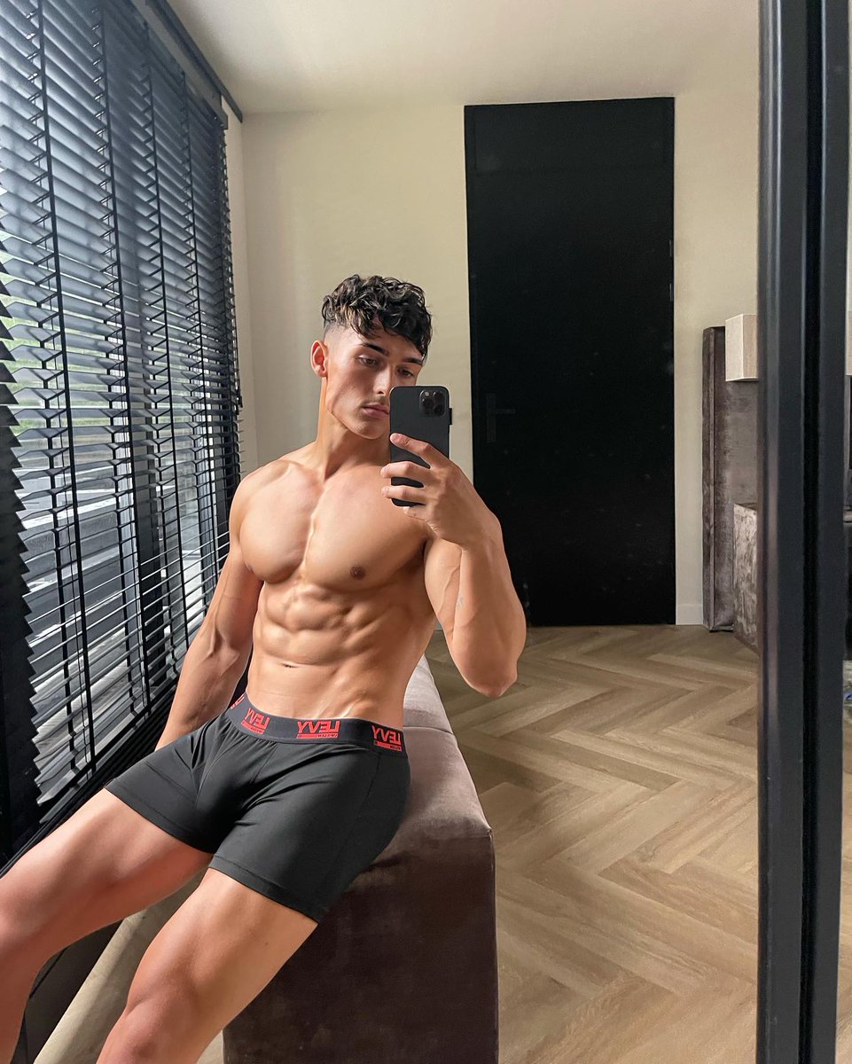 Summer Guy tweet media