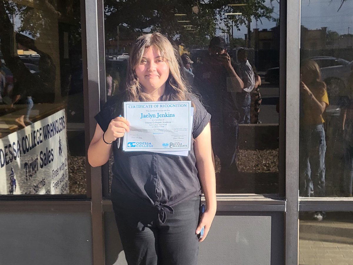 OCDavidJenkins's tweet image. Last night, my daughter signed her commitment to attend OCA as an early college student at Odessa College. She gets to watch her mom and myself graduate this year from @OdessaCollege. We have created a family and legacy of Odessa College Wranglers!! I couldn't be more proud!!