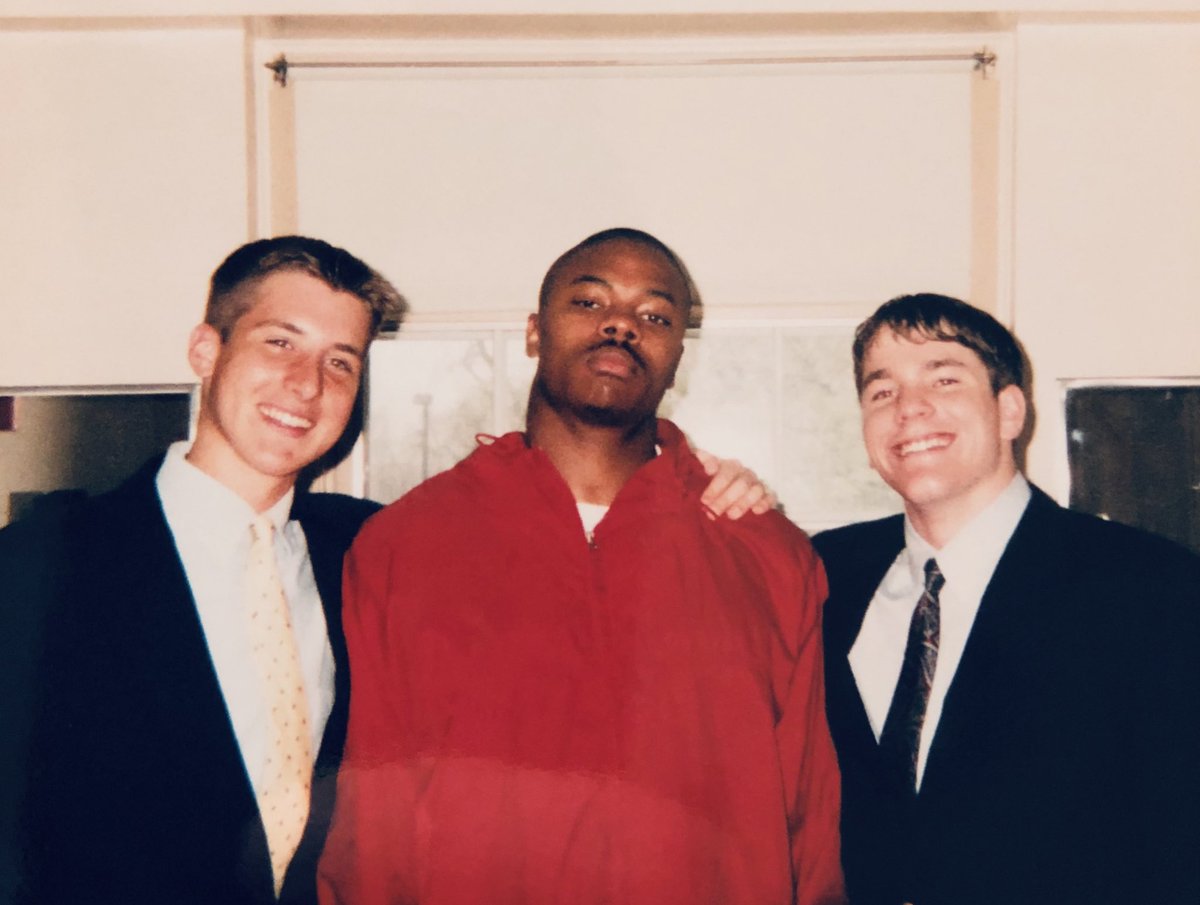 Weisentweets's tweet photo. @11W Paris Sr was a cool dude back in the day. Not sure how he ended up in our freshman dorm as an upperclassman, but we played lots of Bill Walsh College Football together on Sega Genesis. https://t.co/csMnWBzVIb